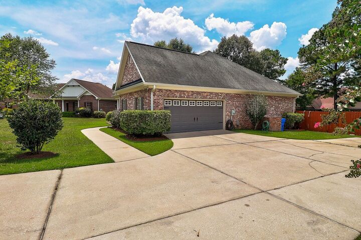 Property Photo: 106 Abbey Ct. AL 36305
