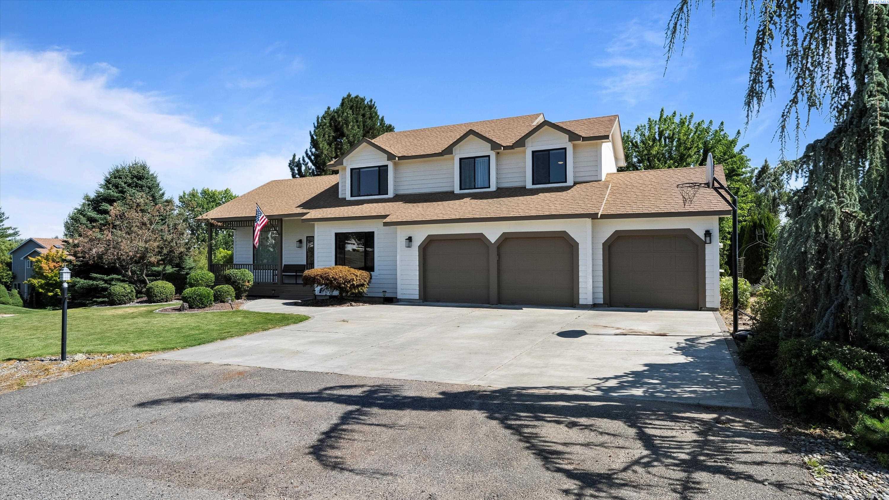 Property Photo: 133 Canterbury Rd WA 99338