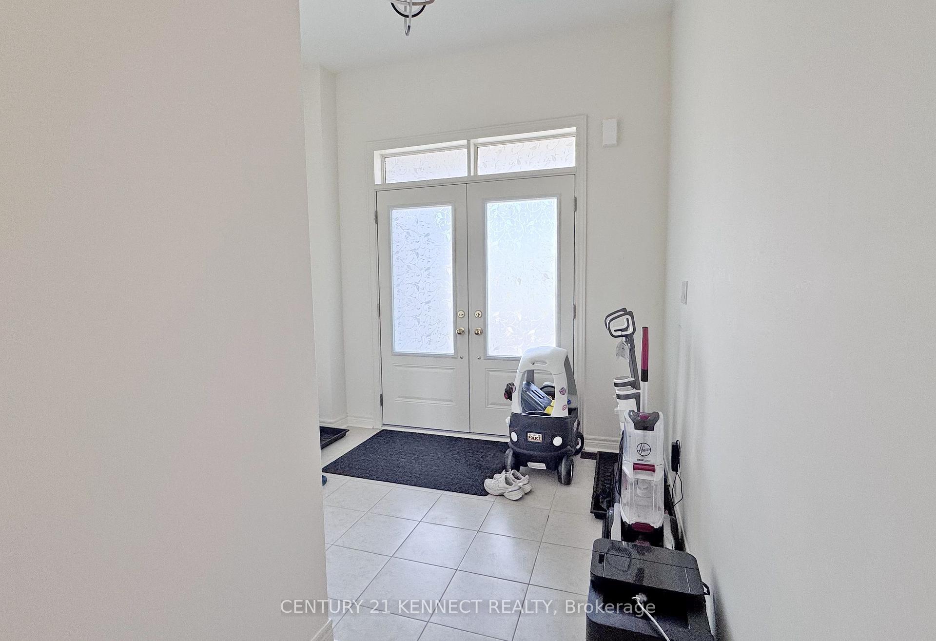 Photo de la propriété: 126 William F Bell Parkway ON L4S 0L4