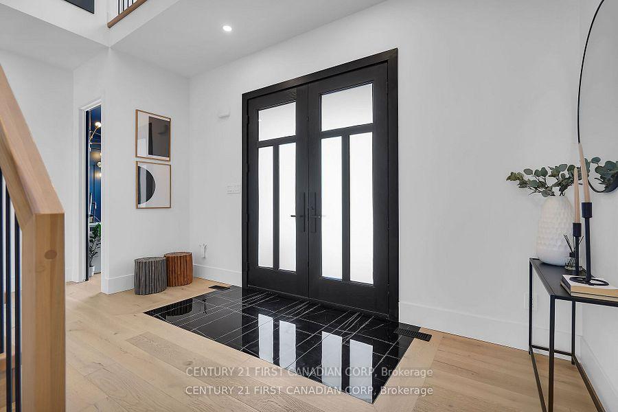 Property Photo:  1741 Upper West Avenue  ON N6K 0J2 