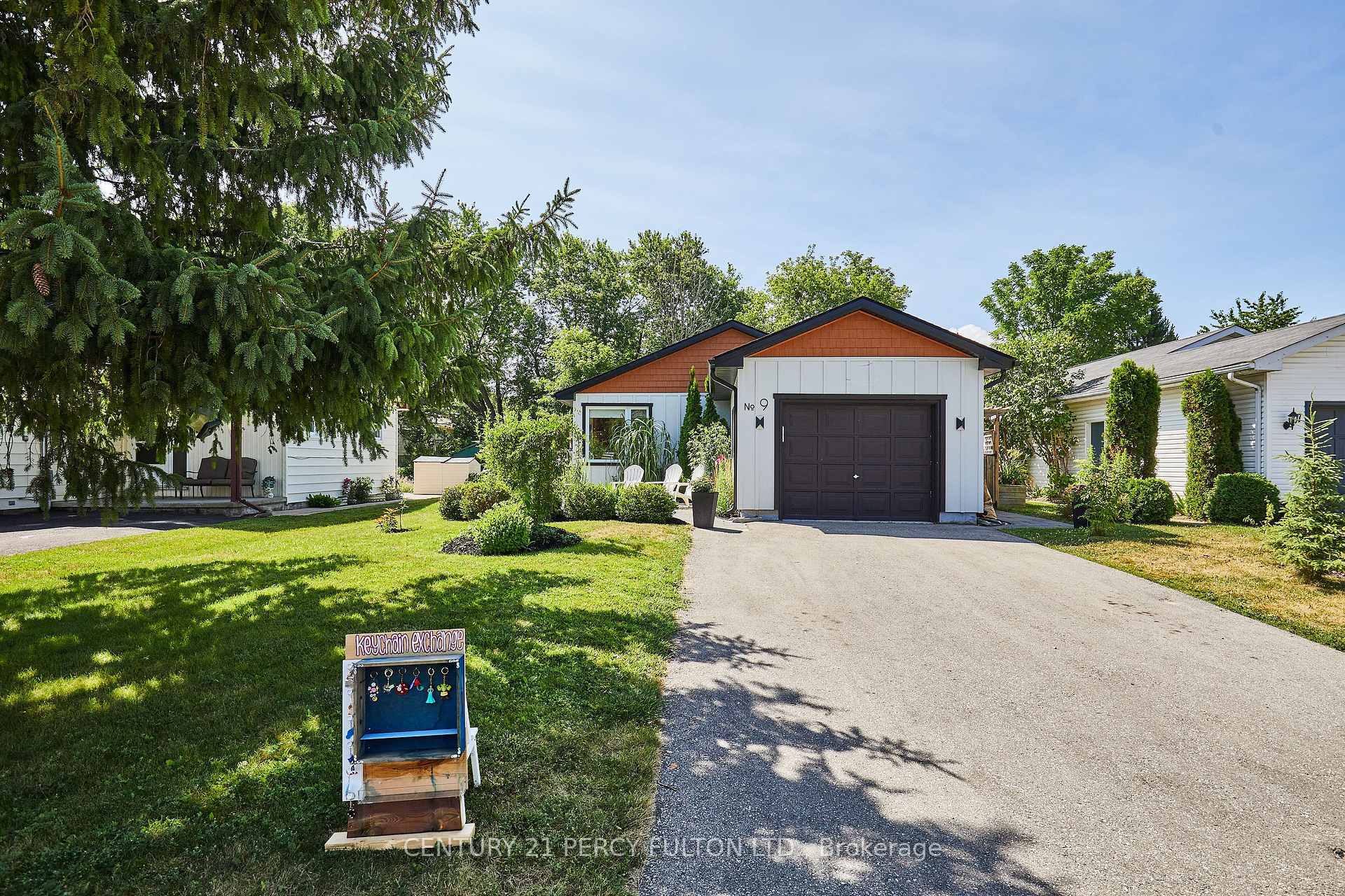 9 Mill Street  East Gwillimbury ON L0G 1M0 photo