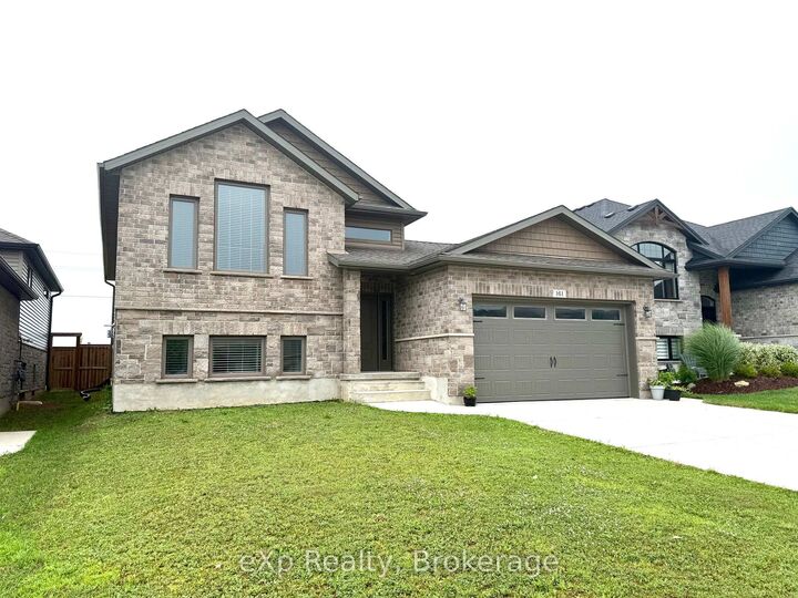 Property Photo:  161 17th Ave A N/A  ON N4N 0B5