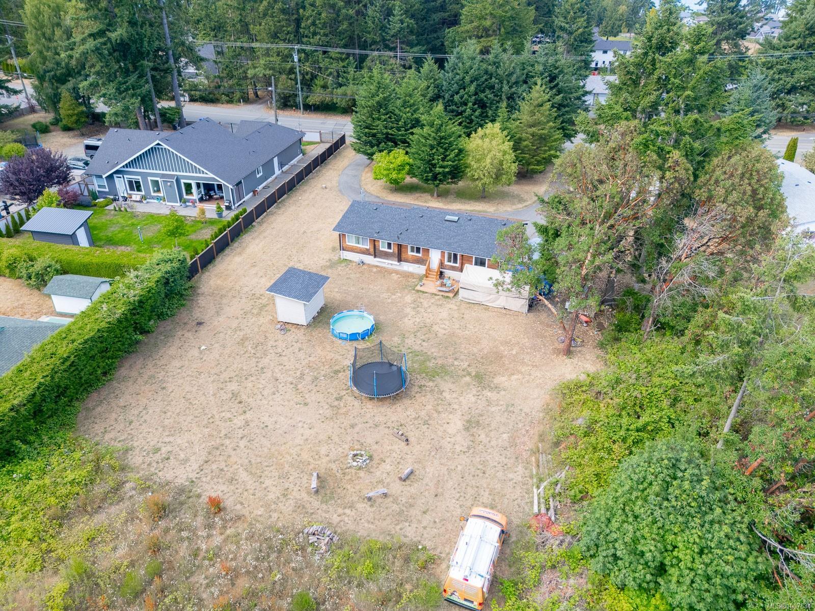 7425 Lantzville Rd  Lantzville BC V0R 2H0 photo