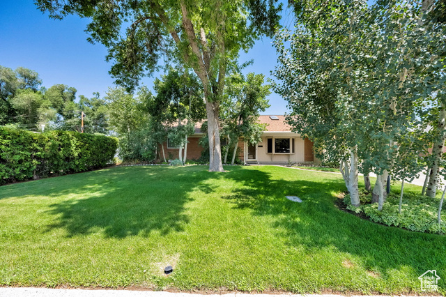Property Photo: 735 E 4255 S UT 84107