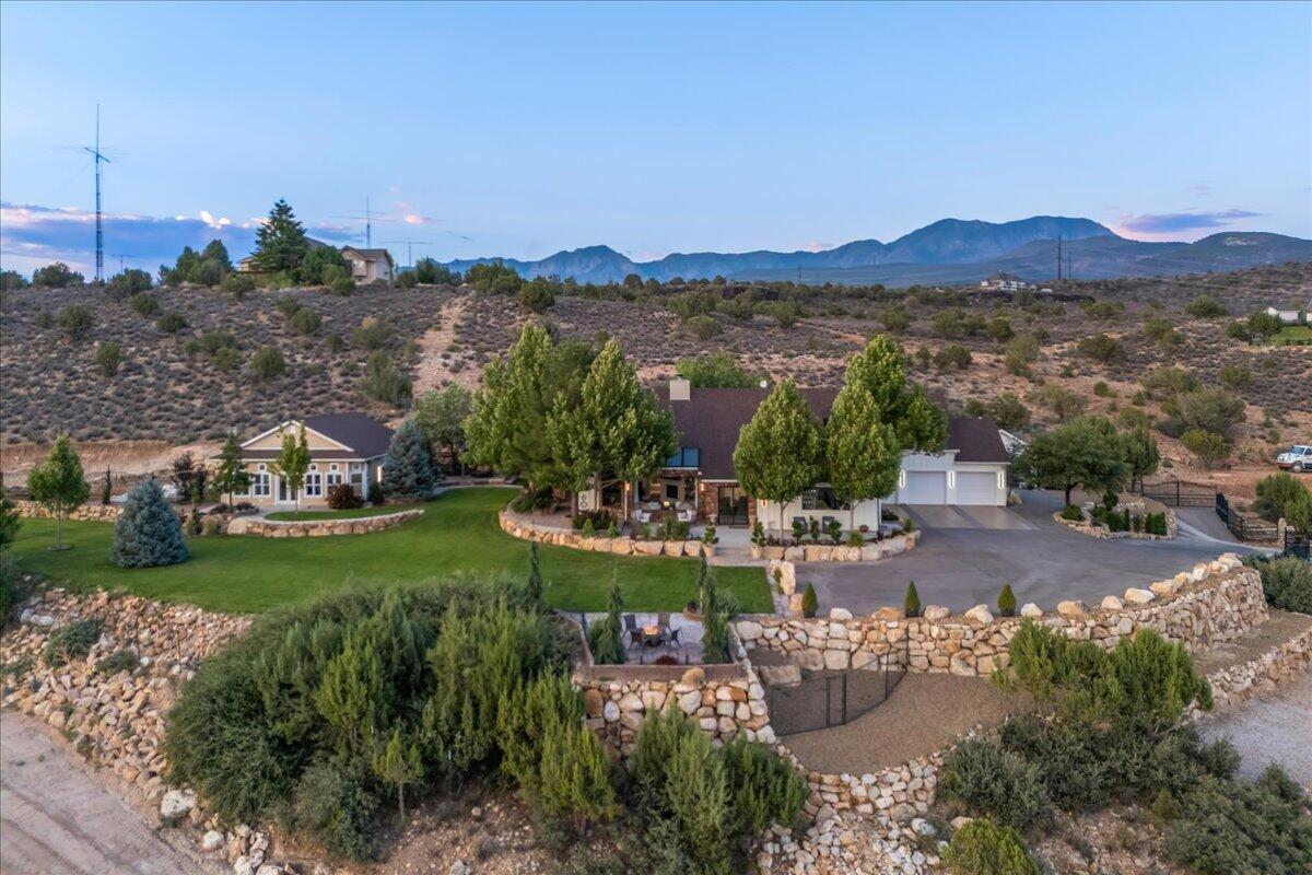 Property Photo:  8602 N Topaz Ct  UT 84770 