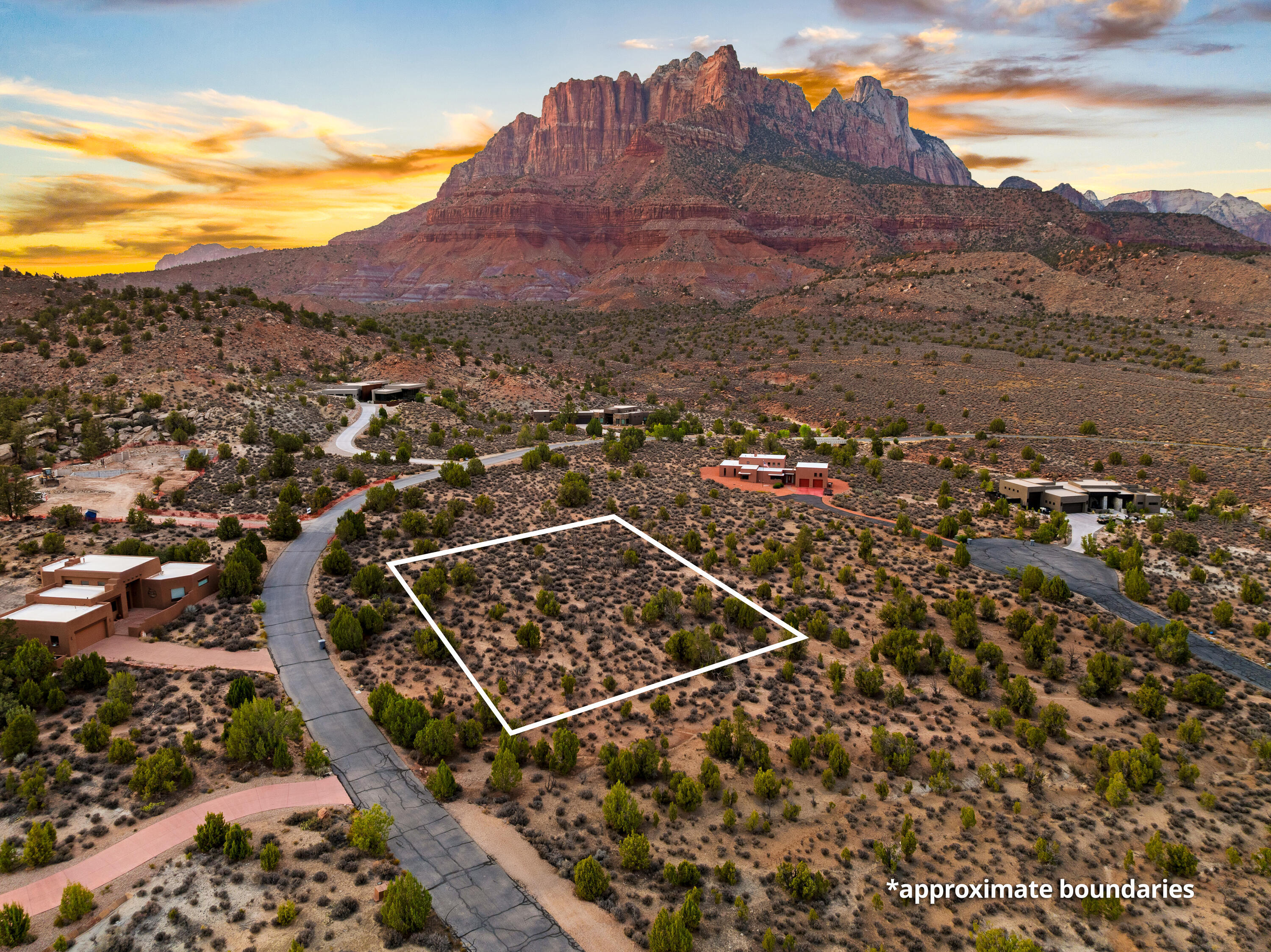 Property Photo: 2545 Anasazi Way 74 UT 84767