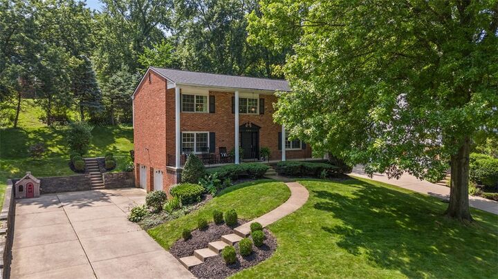 584 Harrogate Rd  St Clair PA 15241 photo