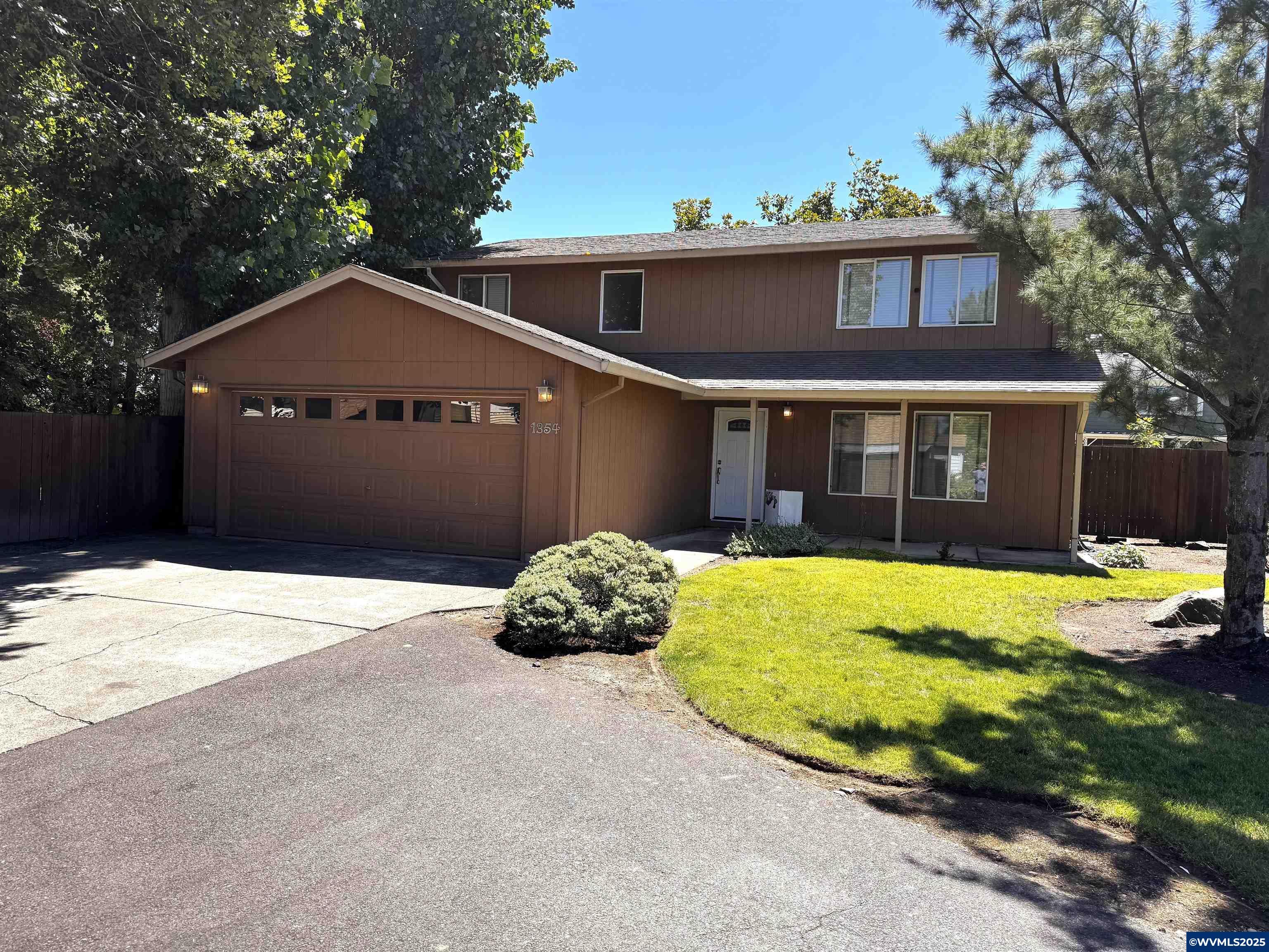 Property Photo: 1354 Vista Av OR 97302