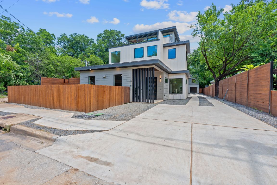 Property Photo: 1510 Holly Street 1 TX 78702