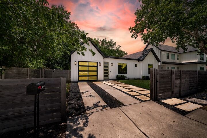 709 W St Elmo Road 2  Austin TX 78745 photo