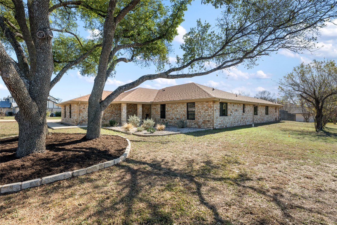Property Photo: 3903 Emerald Hill Drive TX 78681