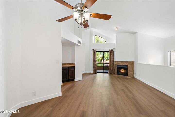 Property Photo:  10301 N 70th Street 204  AZ 85253 