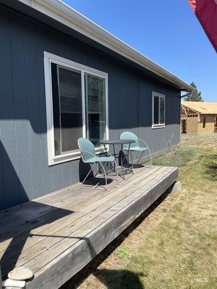 Property Photo: 820 Crest Drive ID 83536