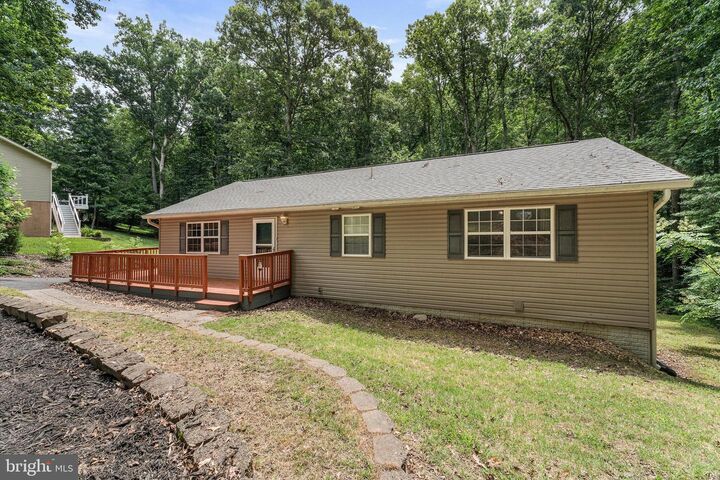 Property Photo: 7224 Washington Drive VA 22485