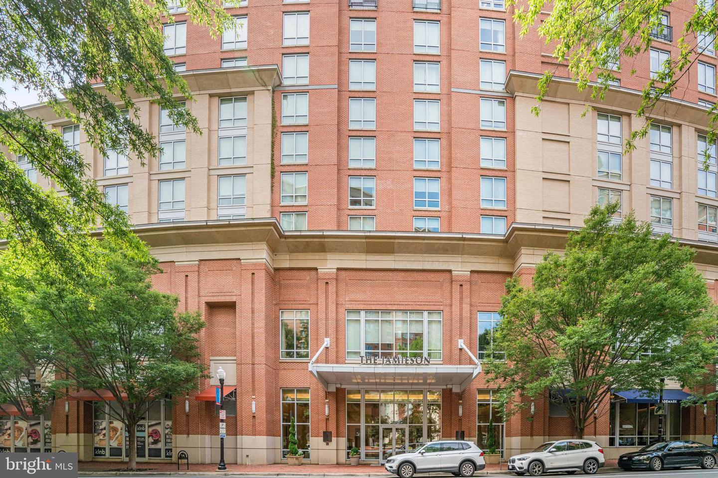 Property Photo: 2050 Jamieson Avenue 1303 VA 22314