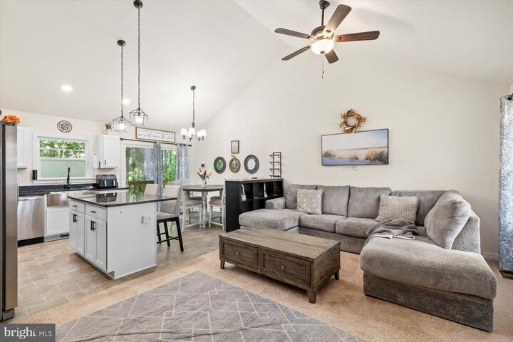 Property Photo: 44 Deux Rue VA 22443