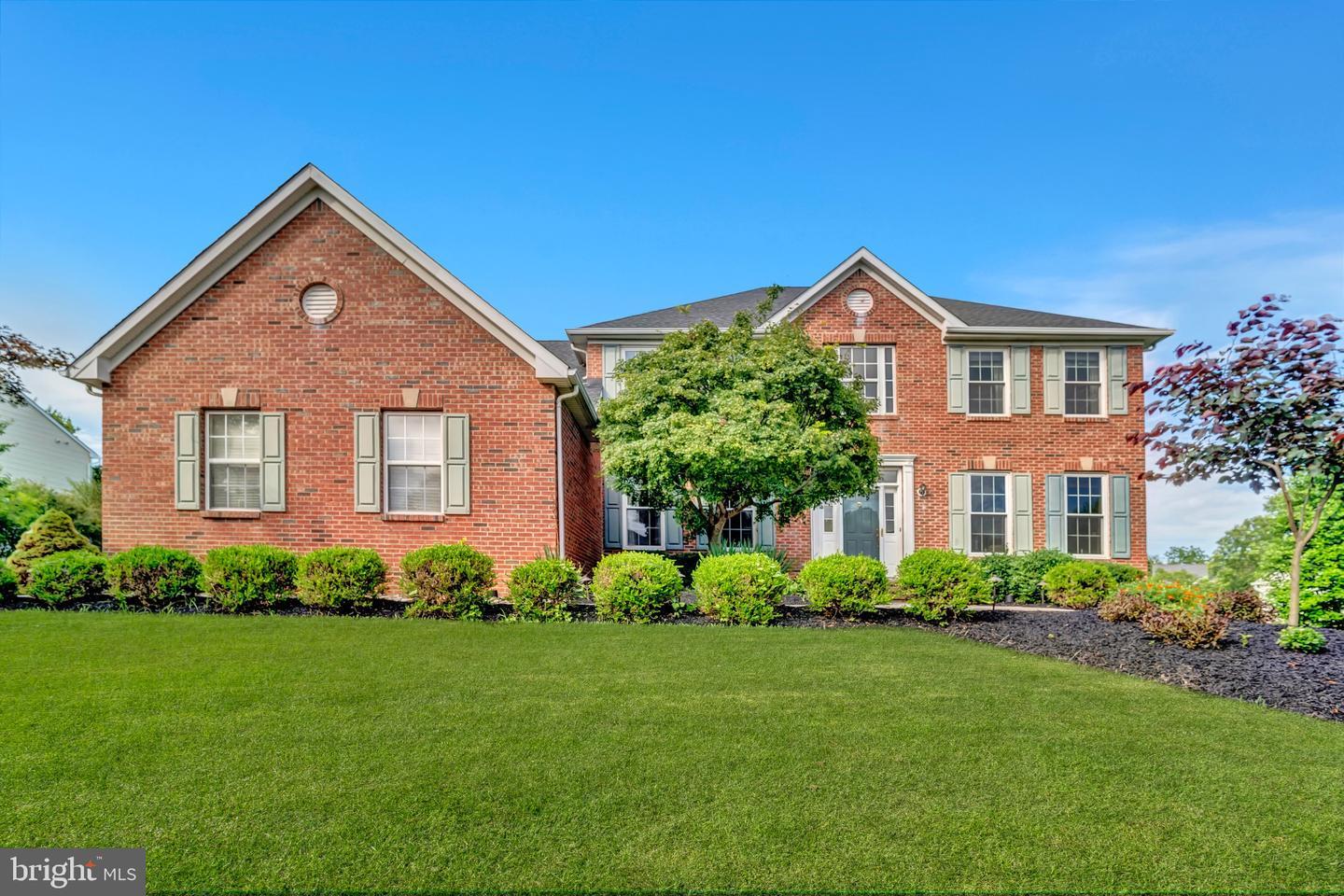 Property Photo:  7 Anderson Lane  NJ 08691 