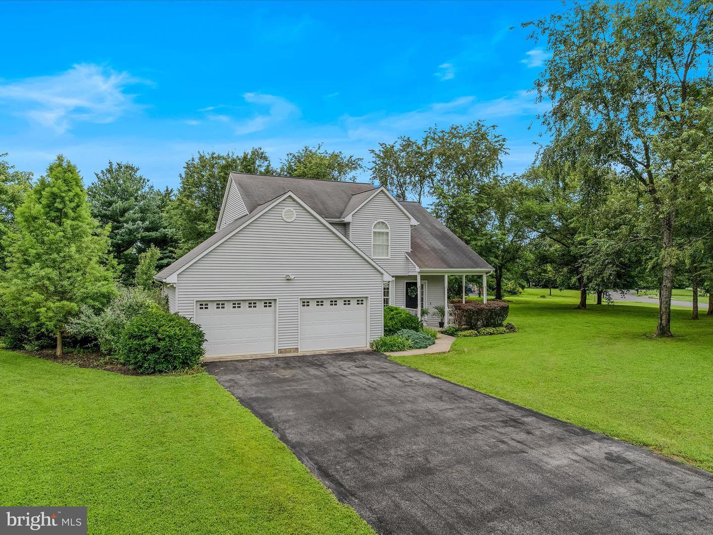 Property Photo: 16 Stormfield Drive W WV 25404
