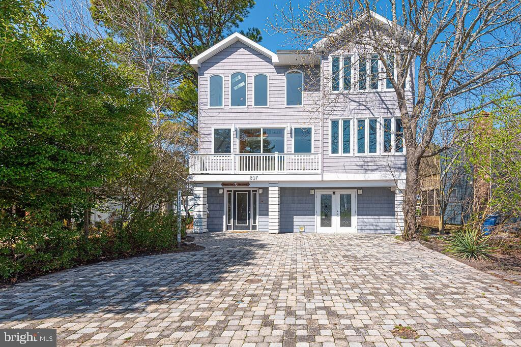 Property Photo: 207 W 11th Street DE 19930