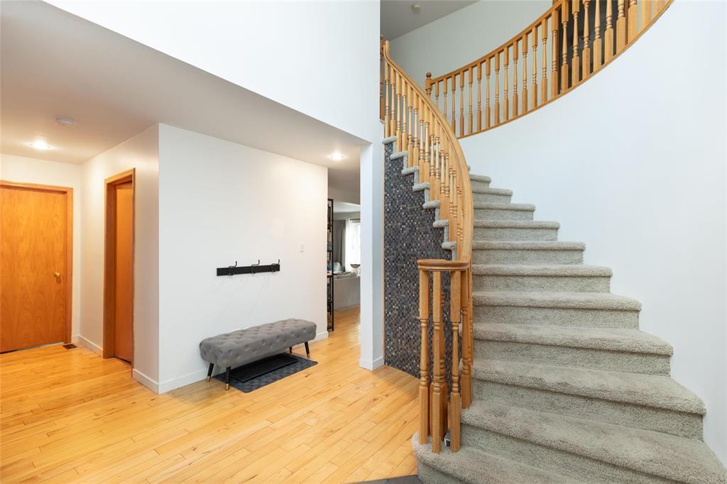 Property Photo: 15 Ridgebury Place MB R3P 2G5