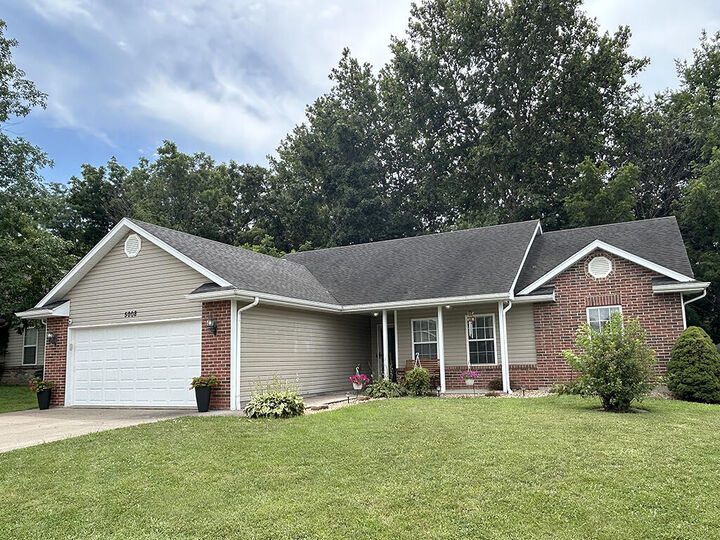 Property Photo: 5008 Sandstone Dr MO 65202