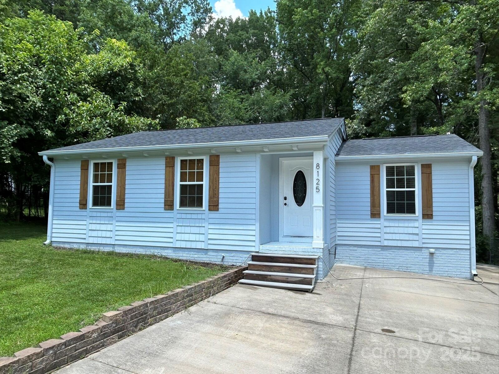 Property Photo:  8125 Holly Hill Road  NC 28227 