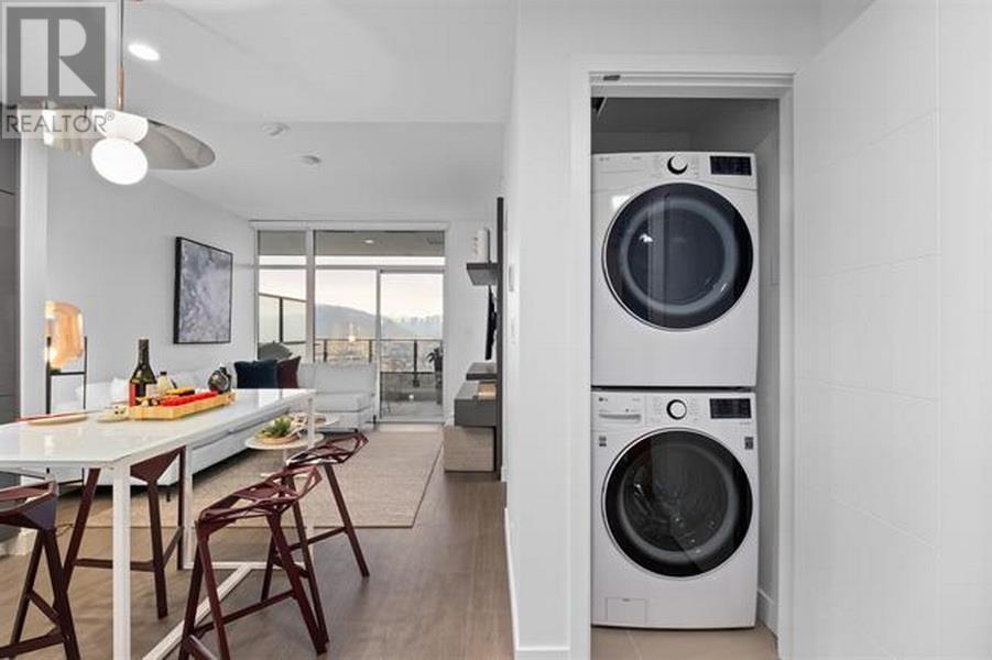 Property Photo: 6511 Sussex Avenue 3901 BC V5H 0K5