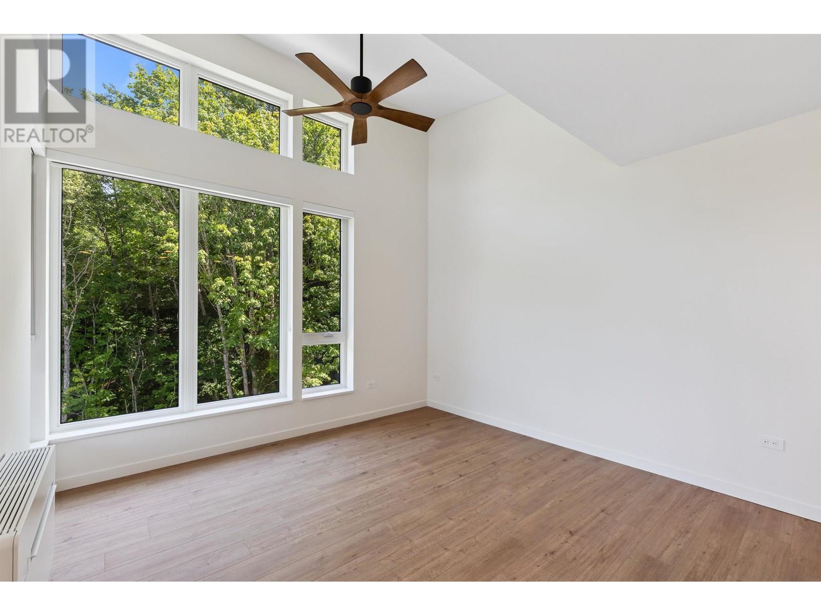 Property Photo: 1506 Scott Crescent 520 BC V8B 1G4