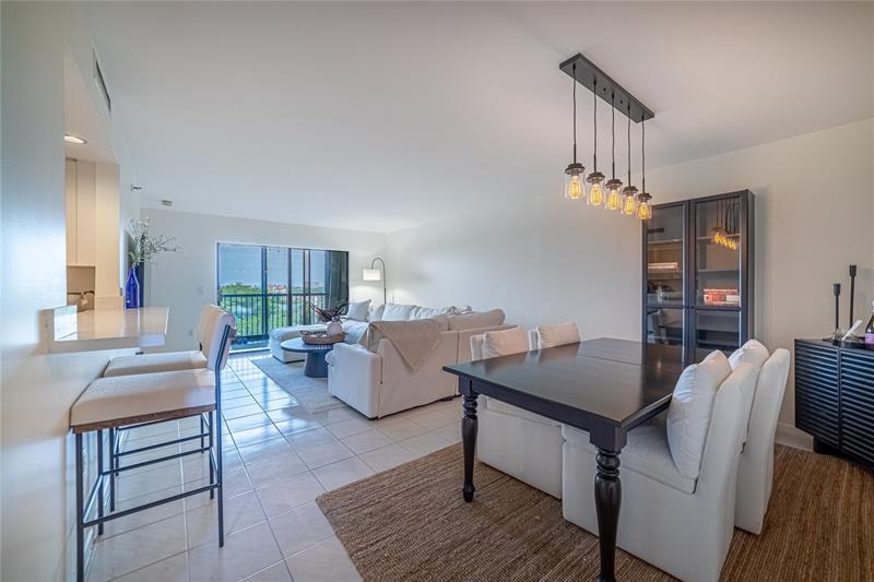 Property Photo: 2334 S Cypress Bend Dr 810 FL 33069