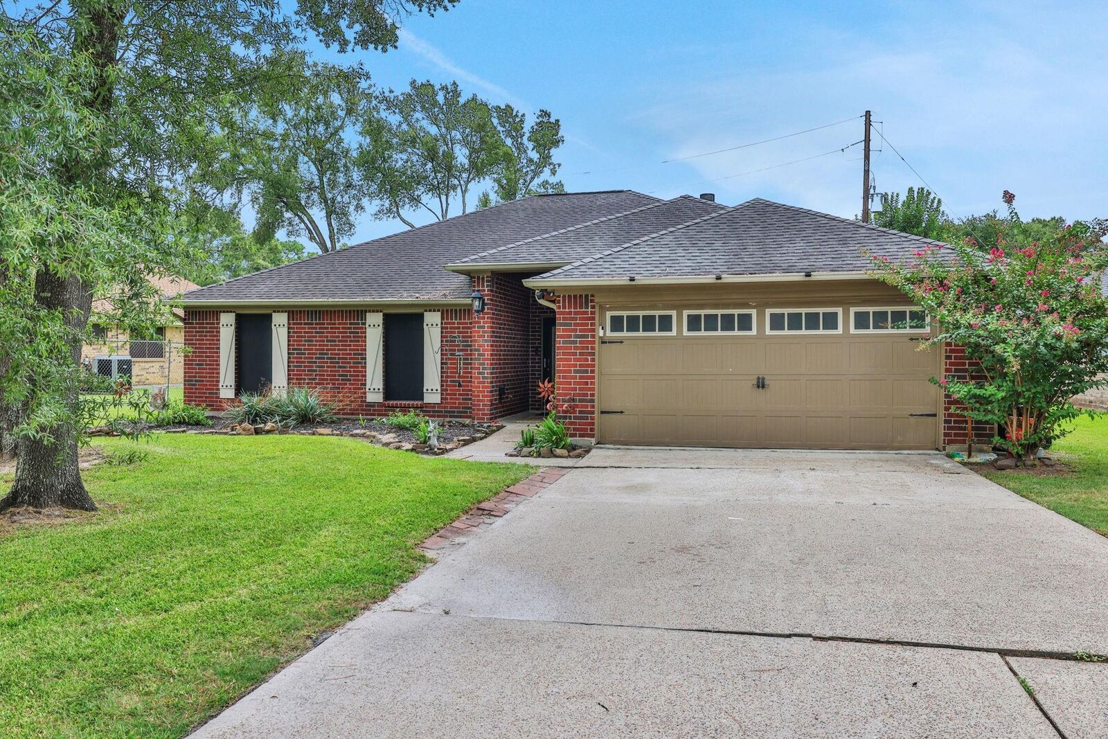 Property Photo: 7106 Chickasaw Street TX 77521