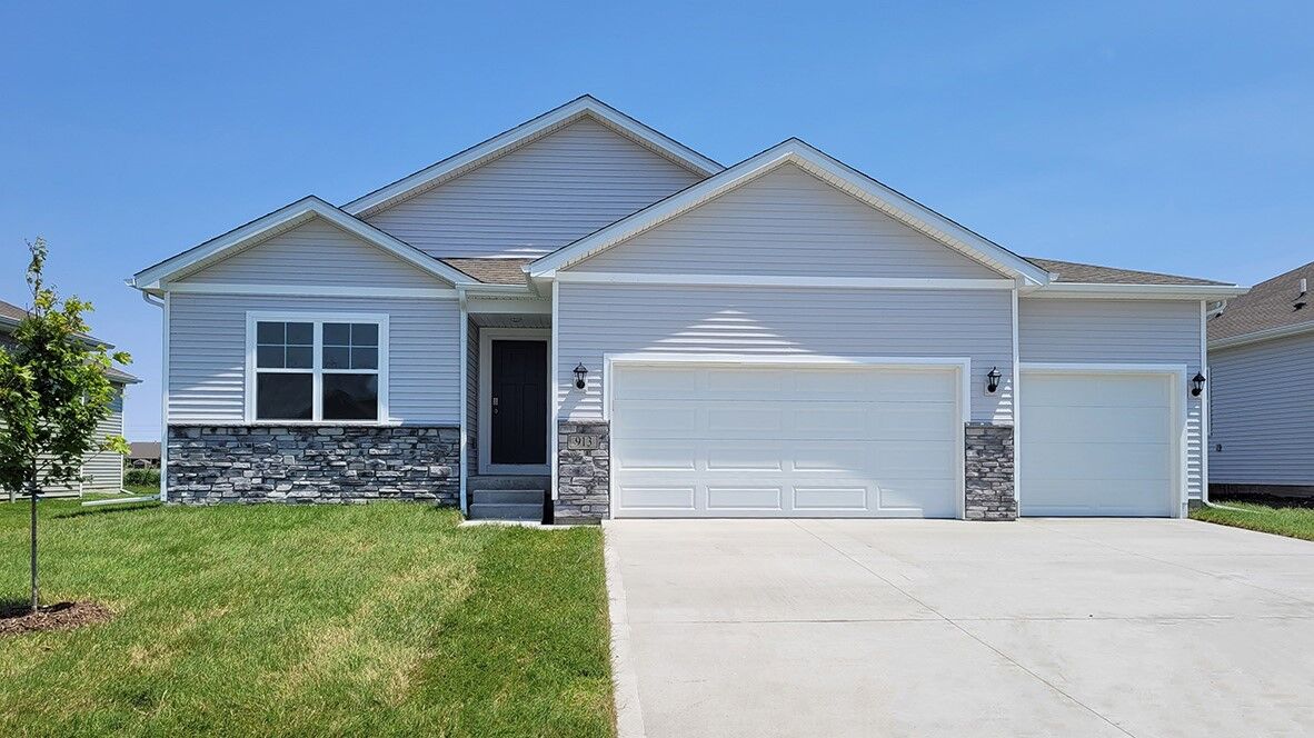 Property Photo:  5524 NE Sienna Drive  IA 50021 