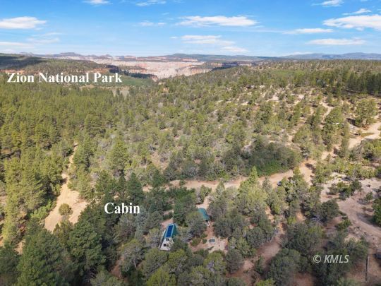 Property Photo: 445 S White Oak St UT 84758