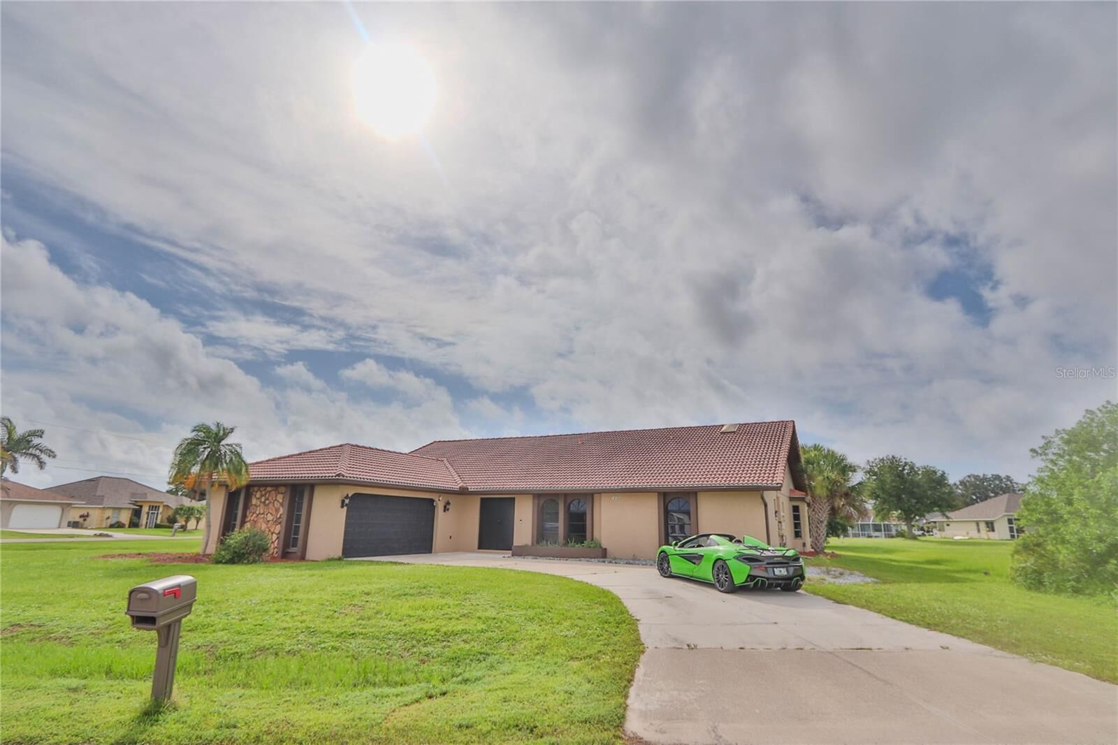 Property Photo:  1438 Vermouth Lane  FL 33983 