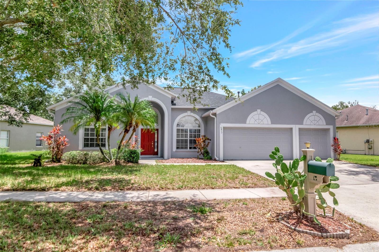 Property Photo: 6813 Regents Village Way FL 33572