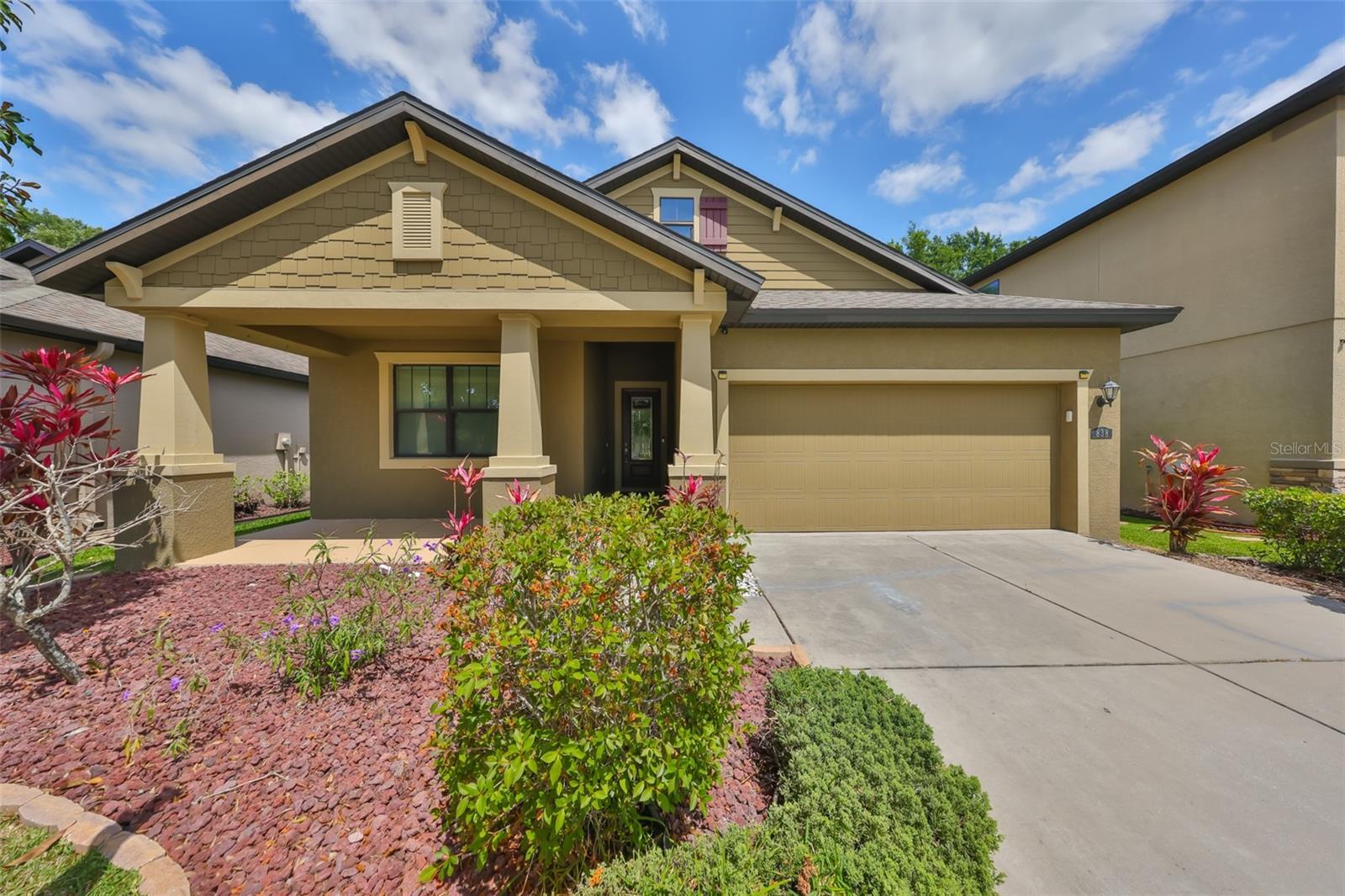 Property Photo: 838 Vino Verde Circle FL 33511