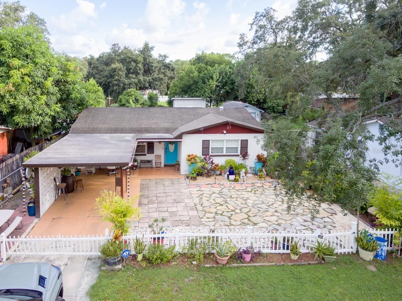 Property Photo: 315 E Seneca Avenue FL 33612