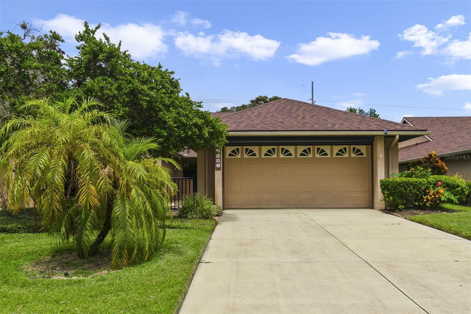 Property Photo:  2021 Arbor Way  FL 32757 