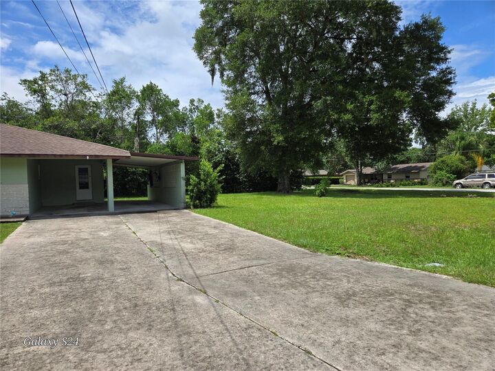 Property Photo: 2100 NE 54th Street FL 34479