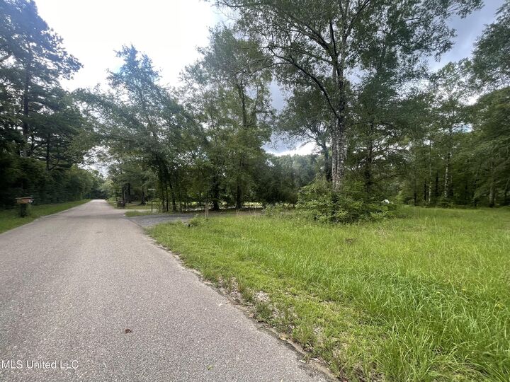 Property Photo: Plantation Road MS 39574