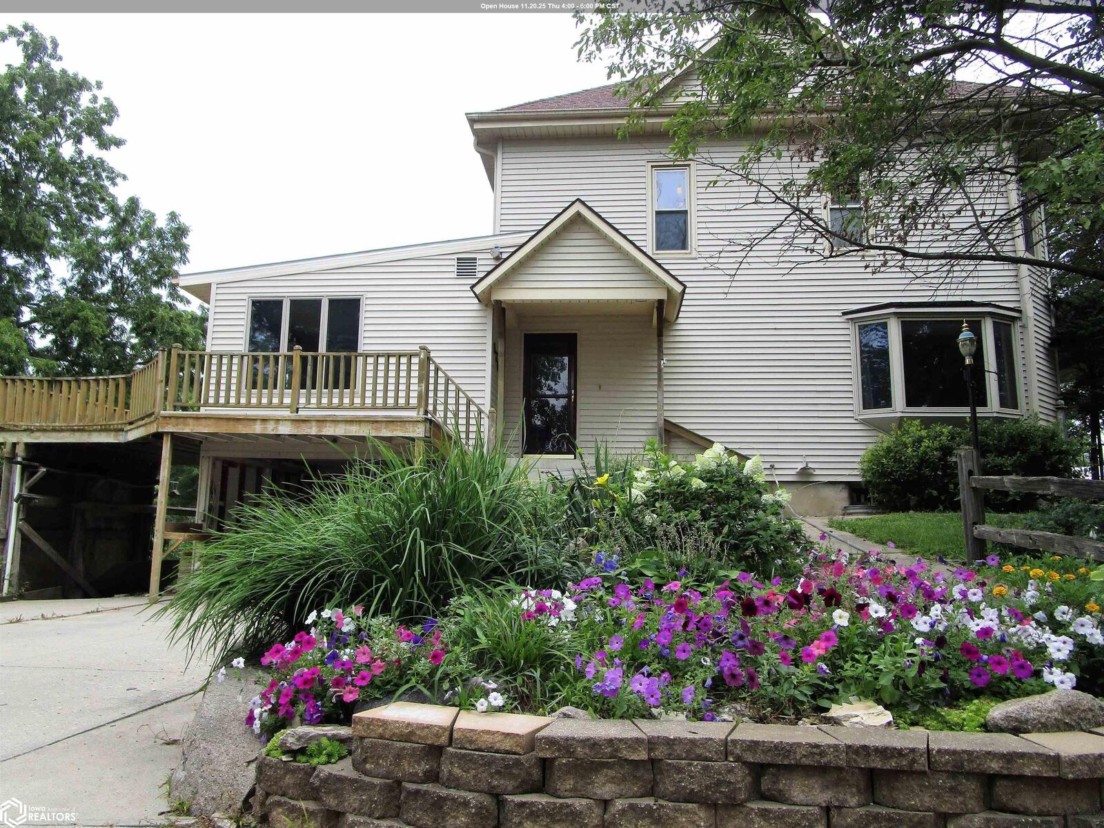 Property Photo:  1707 Crescent Drive  IA 50126 