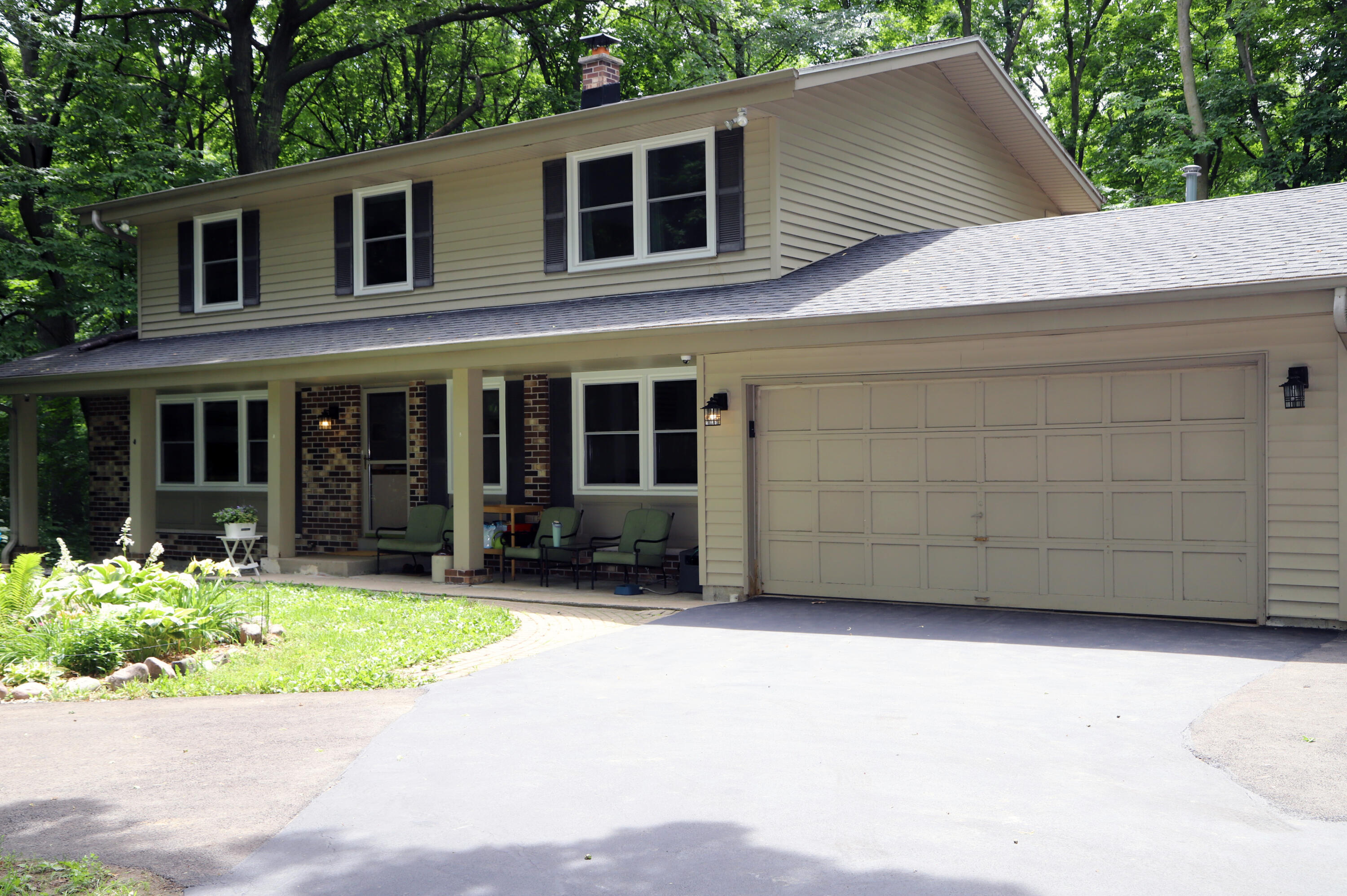 Property Photo: 10545 W Greenwood Ter WI 53224