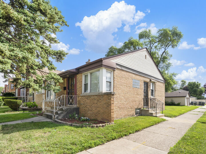 Property Photo: 1135 Rice Avenue IL 60104