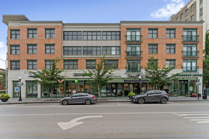 125 N Euclid Avenue 305  Oak Park IL 60301 photo