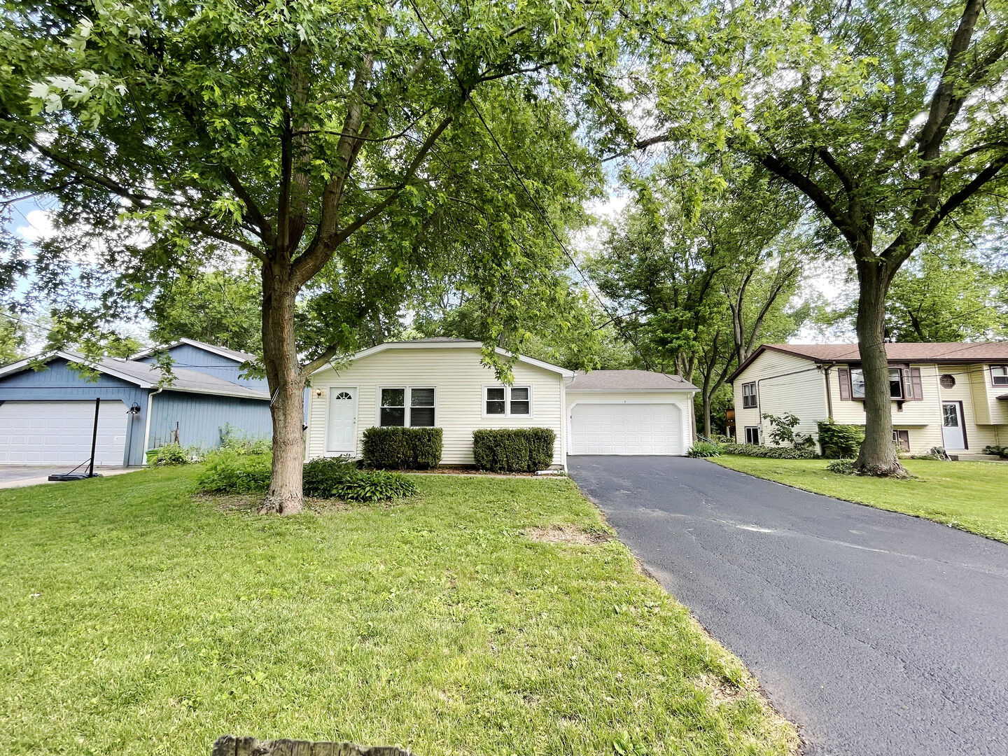 Property Photo: 9 Sunshine Avenue IL 60030