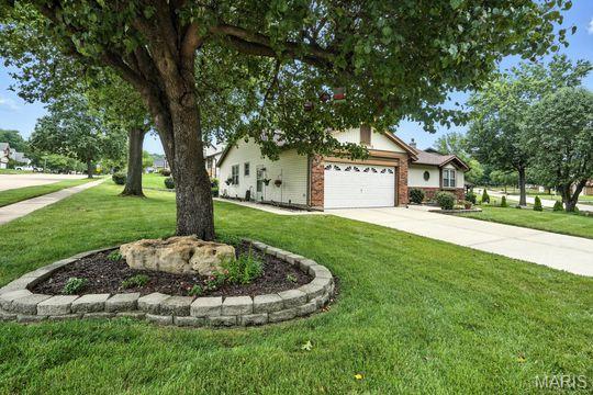 Property Photo: 897 San Sebastian Drive MO 63026