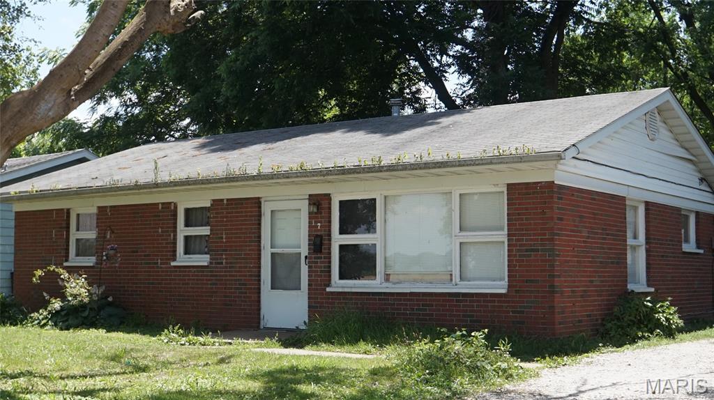 Property Photo: 17 Hanover Lane IL 62206