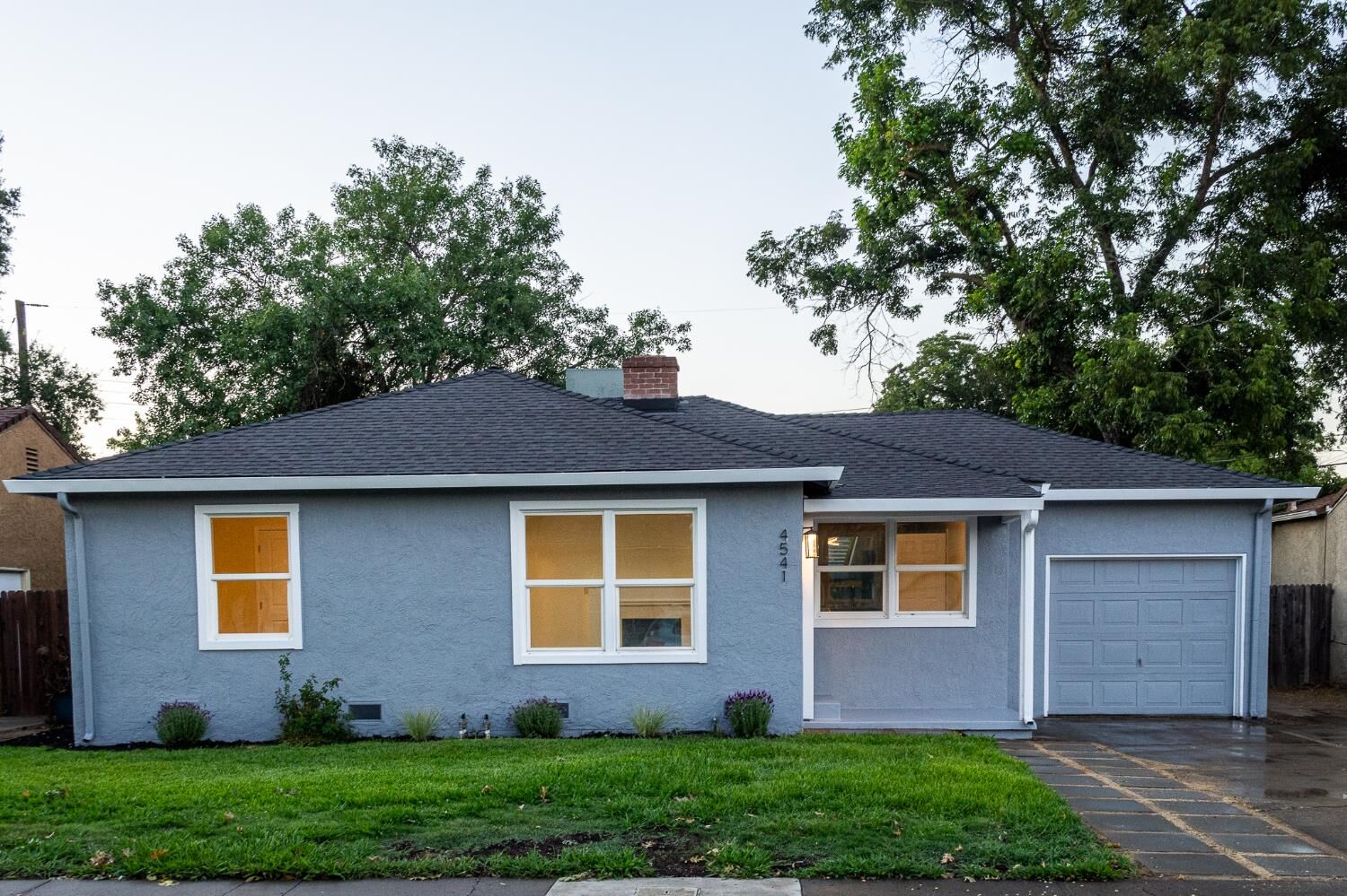 Property Photo: 4541 Summit Way CA 95820