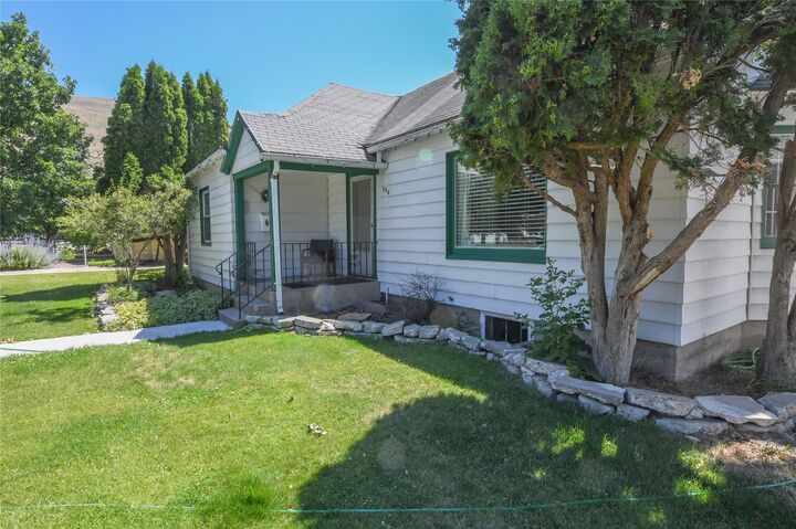 Property Photo: 425 Beverly Avenue MT 59801
