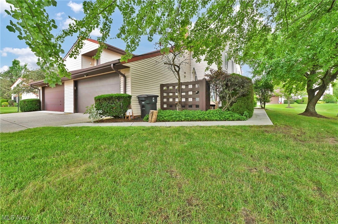 Property Photo:  32653 Jefferson Drive  OH 44139 