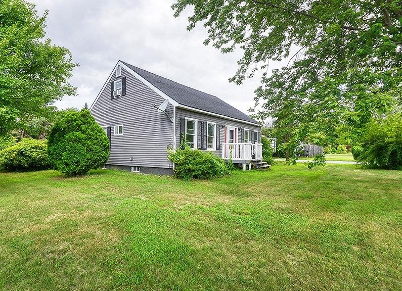 Property Photo: 40 Dearborn Circle NH 03608
